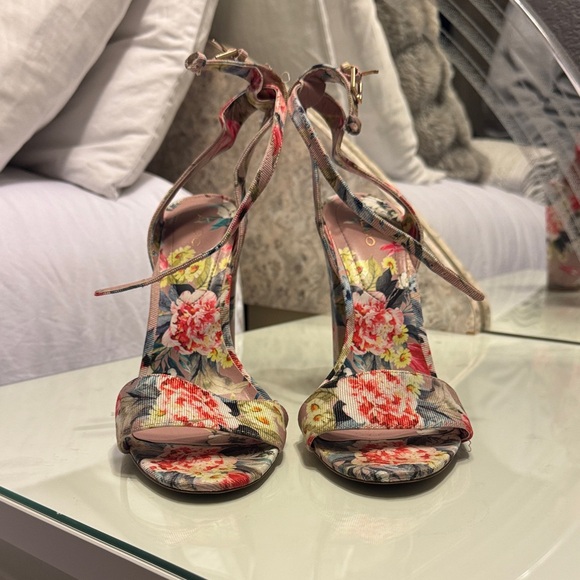 Aldo Multicolor Floral Heels - Picture 3 of 4